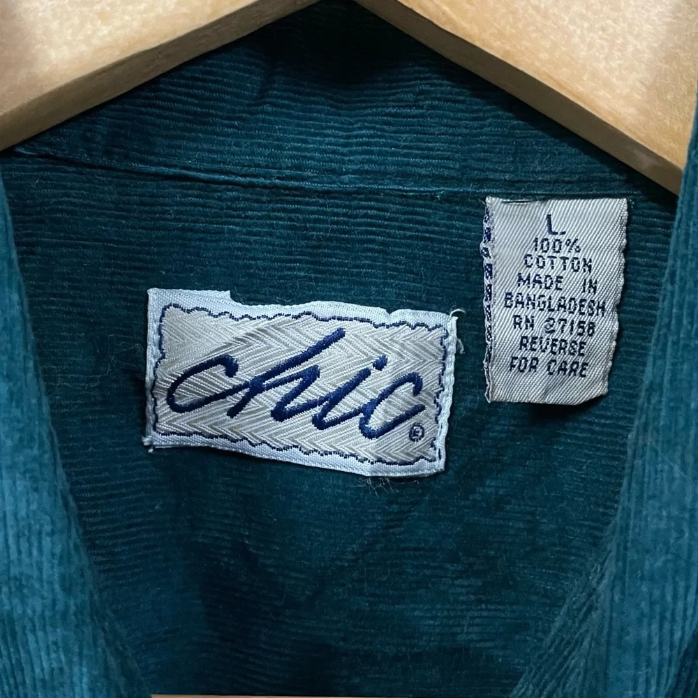 CHIC AUTHENTIC CORDUROY PEACOCK 🦚 GREEN CASUAL SHIRT FOR MEN’S & WOMEN’S - Picture 5 of 5